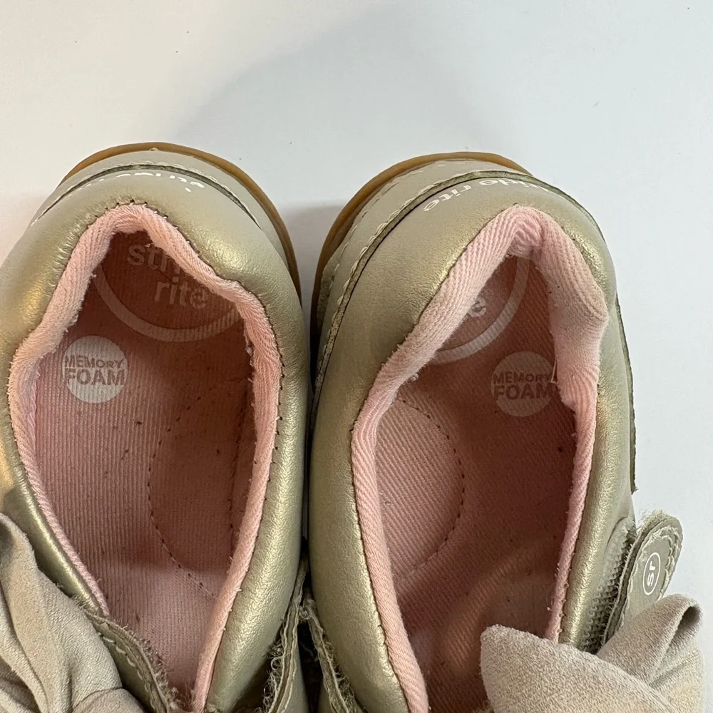 Stride Rite Light Metallic Gold Mary Jane with Bow